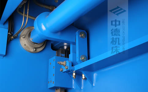 ZDPK-6325配有中德公司最新型扭軸同步裝置，強(qiáng)度高，能調(diào)節(jié)，專利技術(shù).jpg