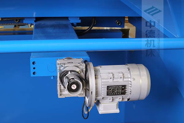 ZDS-2032后擋料AC電機(jī)與減速器一體，故障少，速度快.jpg