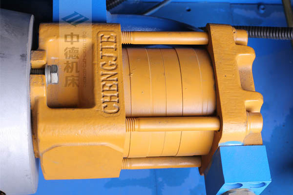 ZDPK-4015采用國內(nèi)一流品牌電機(jī)及油泵，動力強(qiáng)勁，噪音低.jpg